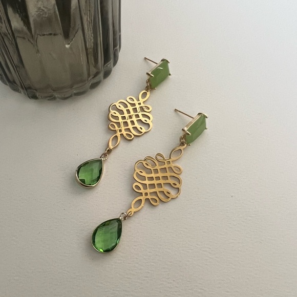 Geometric Minimalist Stylish Earrings - Gold & Green Intricate Glam  Earrings - Picture 6 of 10